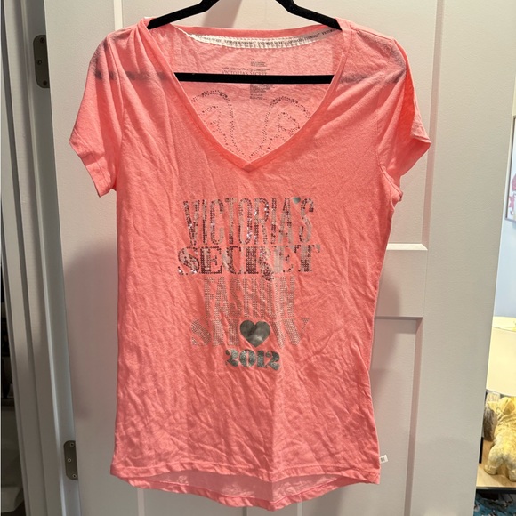 COPY - Victoria's Secret Pink Graphic Tee - Picture 1 of 3